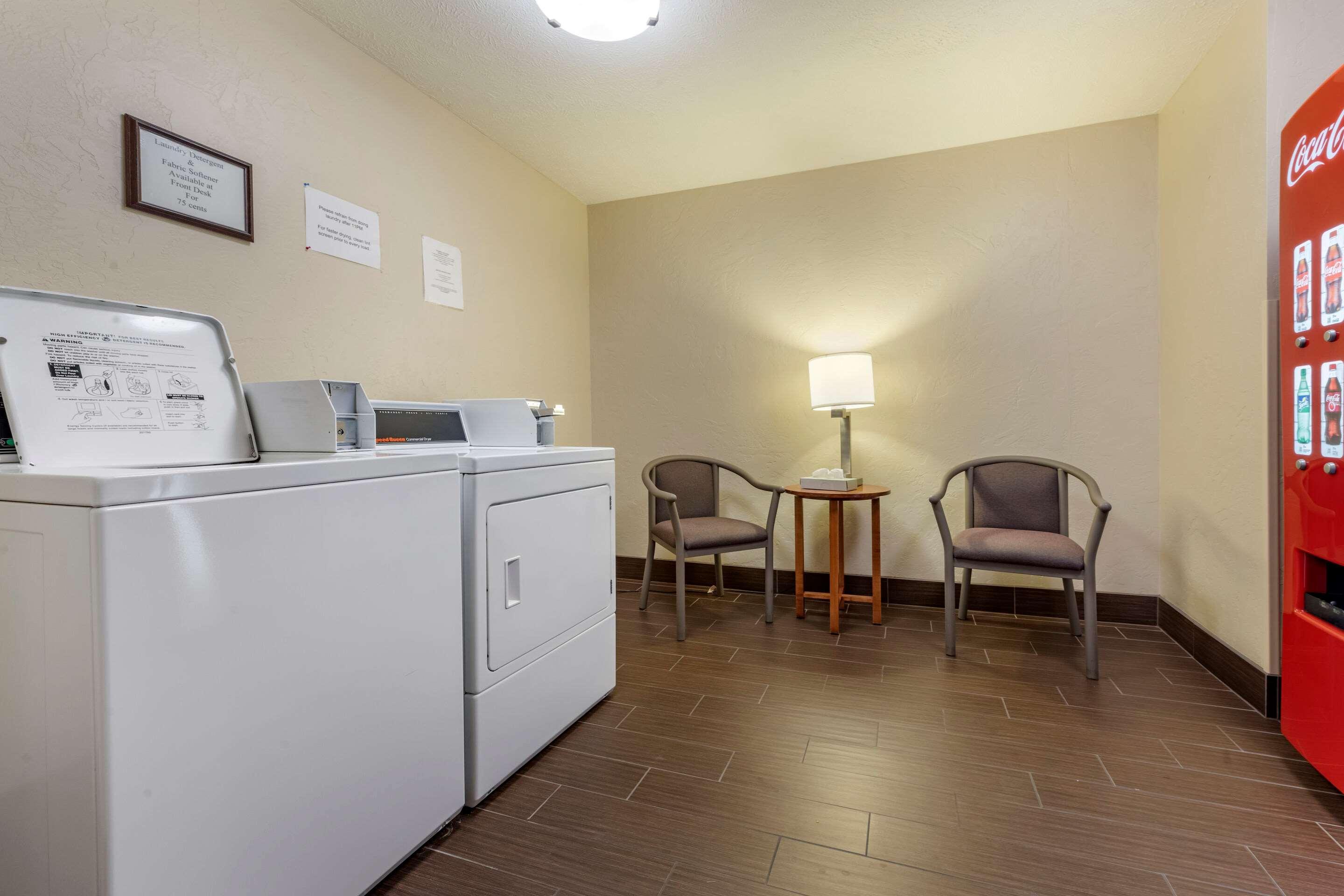 Quality Inn Dover Bagian luar foto