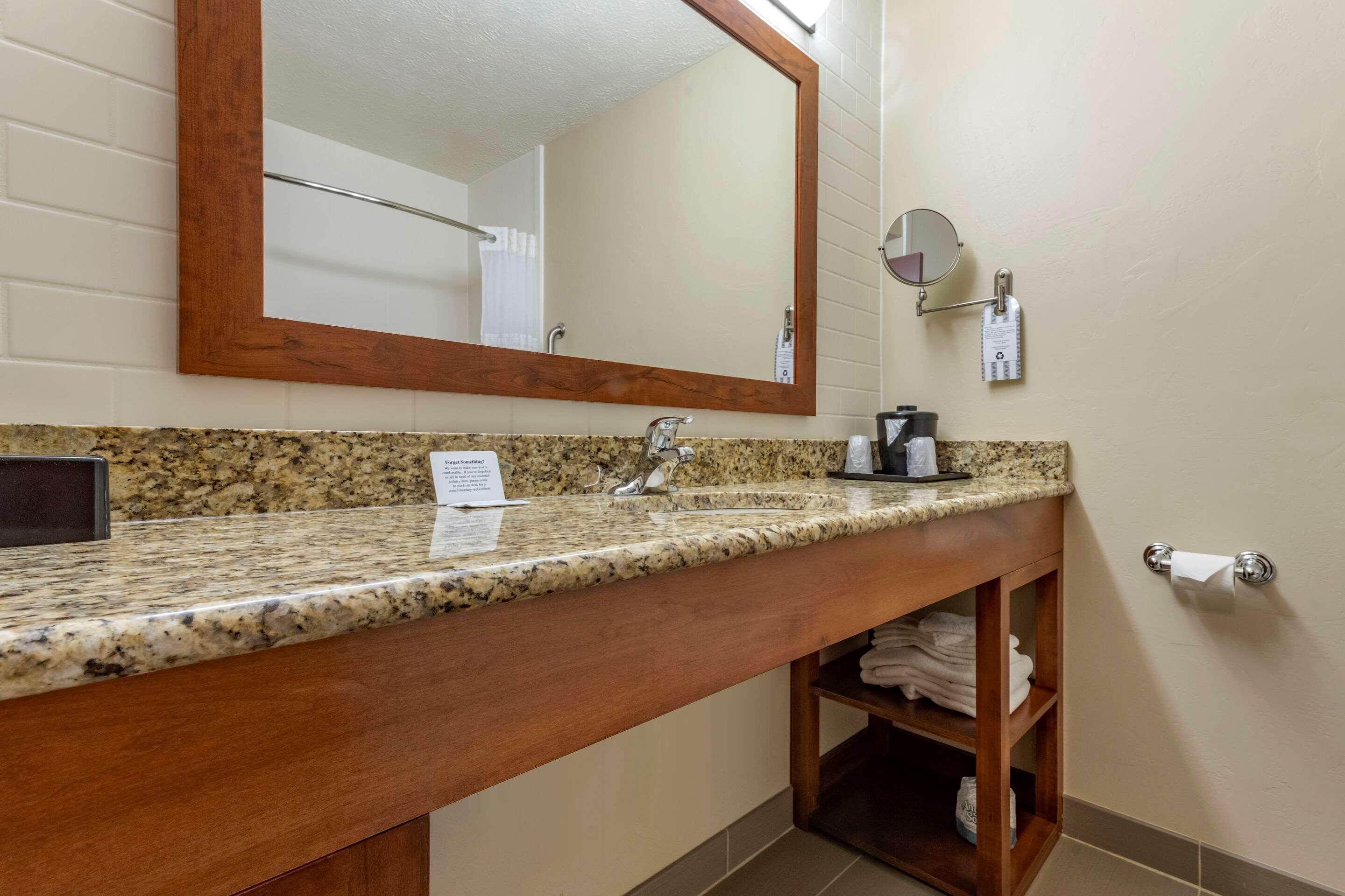 Quality Inn Dover Bagian luar foto