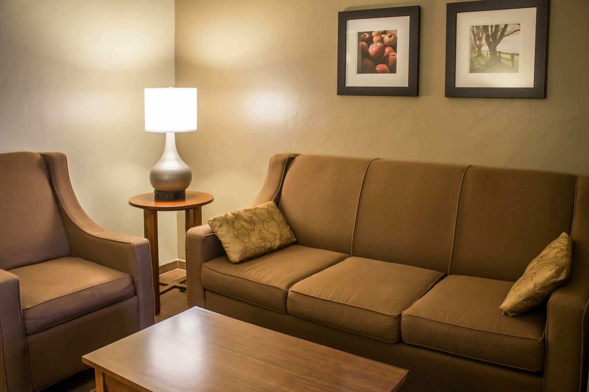 Quality Inn Dover Bagian luar foto